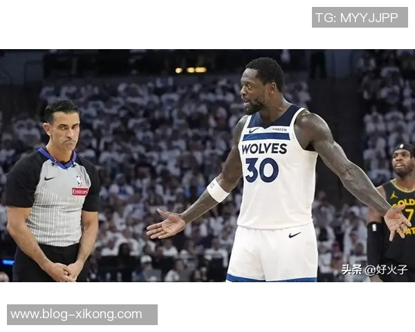 兰德尔三节豪取三双表现出色但失误频繁影响球队表现