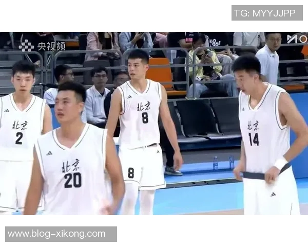 周琦与赵睿翟晓川方硕合影定妆照迎新赛季期待再创佳绩